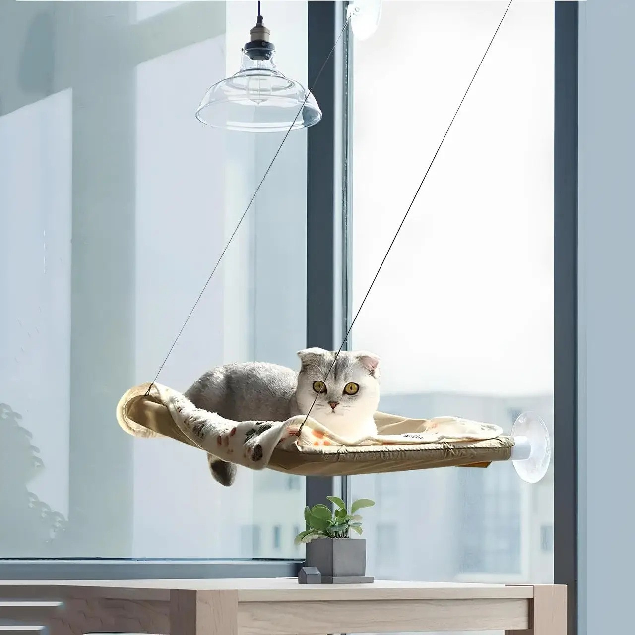 Лежанка на вікно для кота Sunny Window Seat Cat Bed 54×32 см 🐱 | Підвісне спальне місце з присосками до 22 кг