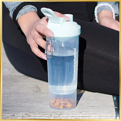 Шейкер спортивний для води та спортивного харчування білий колір SmartShake Slim 500ml White