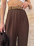 Коричневі жіночі широкі літні штани на гумці з поясом, фото 4