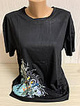 Оригінальна літня жіноча футболка з гарним квітковим принтом, на манжеті, фото 6