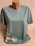 Оригінальна літня жіноча футболка з гарним квітковим принтом, на манжеті, фото 8