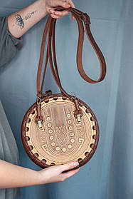 Кругла шкіряна сумка Берегиня бежева з коричневим, з короткими і довгим ремінцями