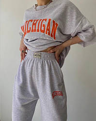 Жіночий костюм