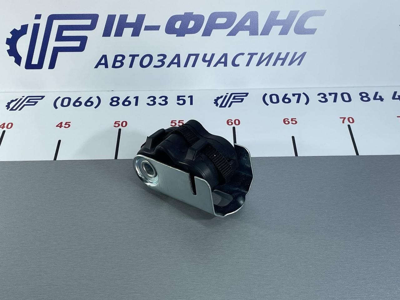 Елемент кріплення випускної системи Renault Clio III / Grandtour ( 206513675R )