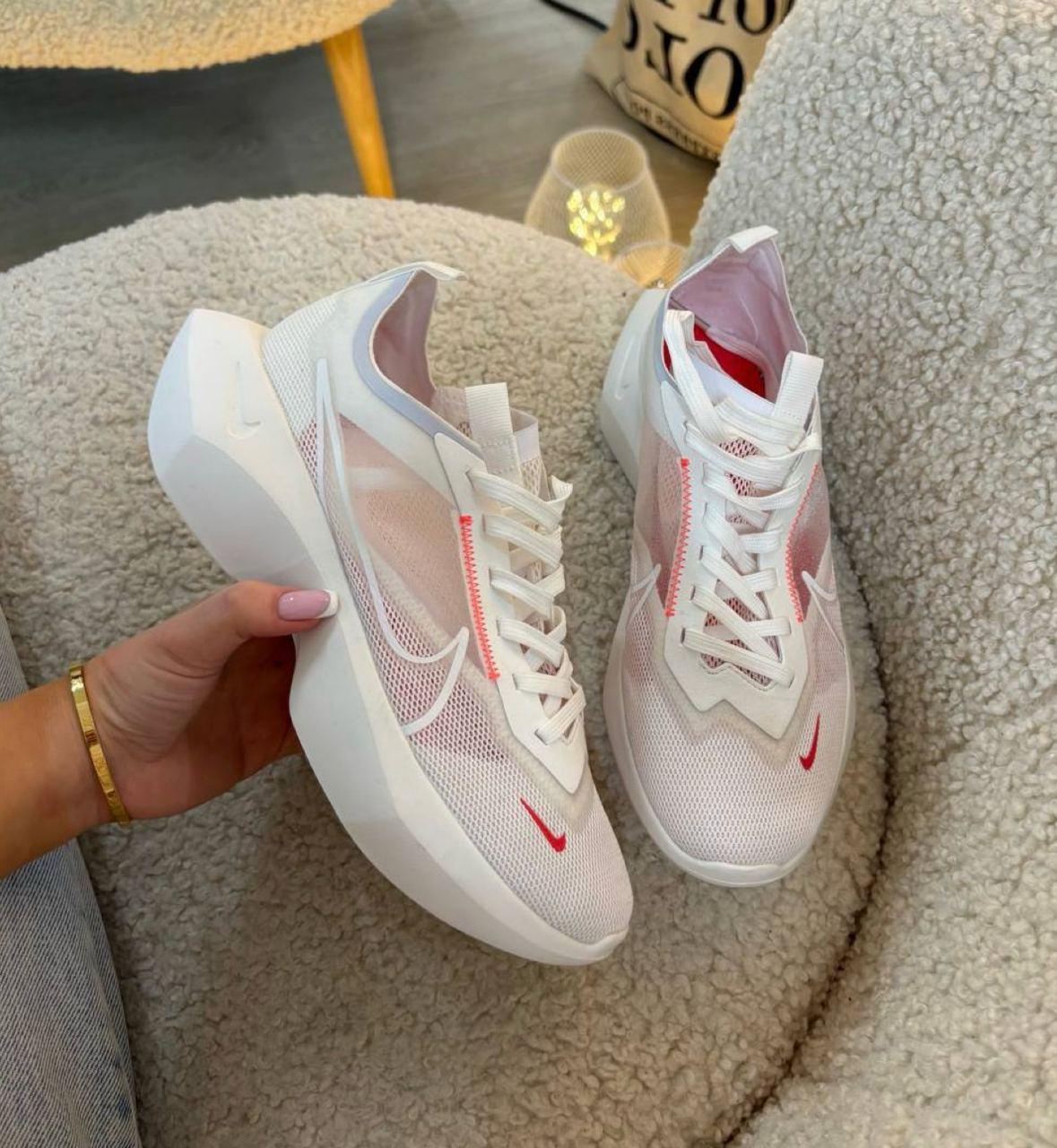 Жіночі кросівки Nike Vista Lite White Red Взуття Найк Віста білі сітка весна літо супер легкі