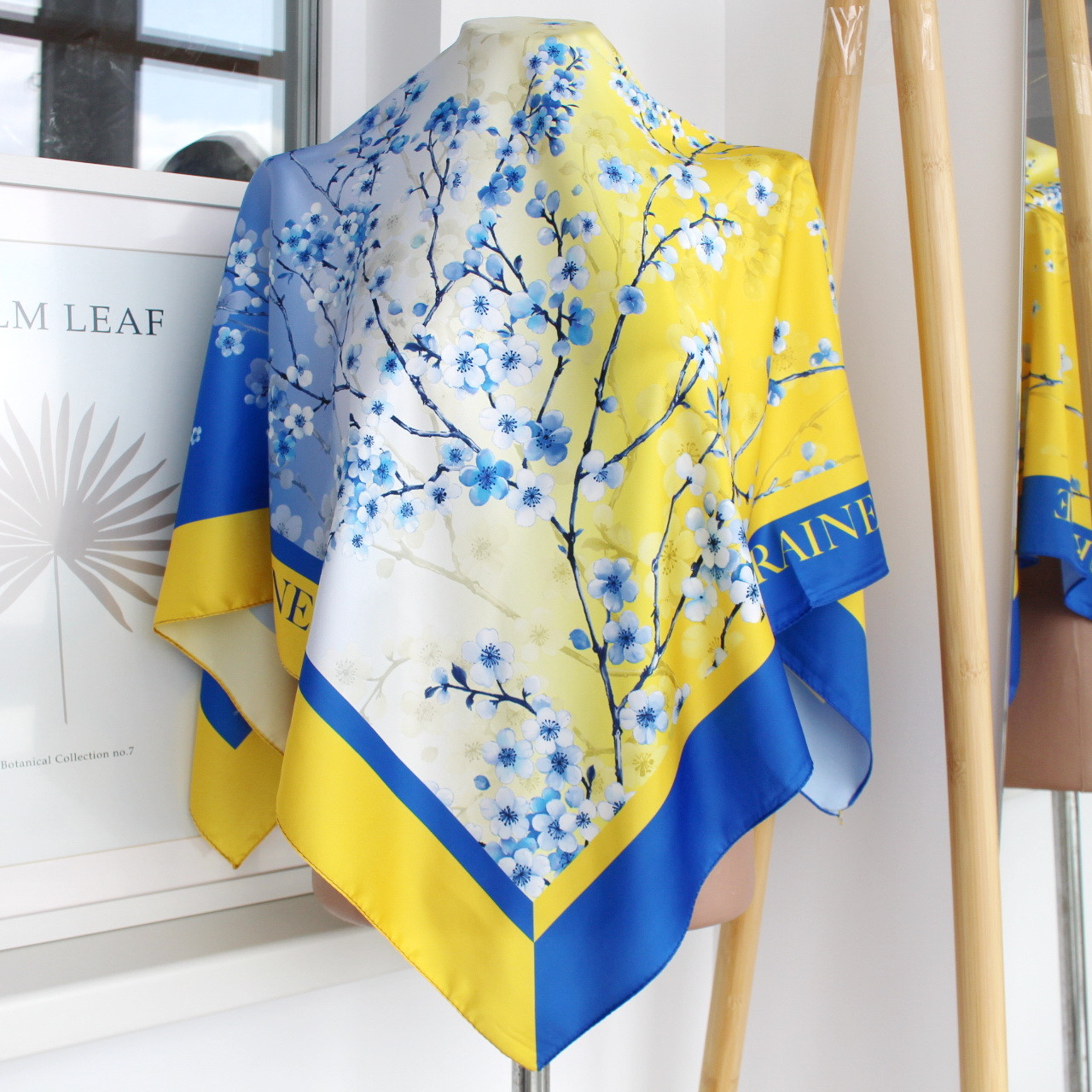 Хустка патріотична 90х90см "Яблуневий цвіт" 218053, фото 1