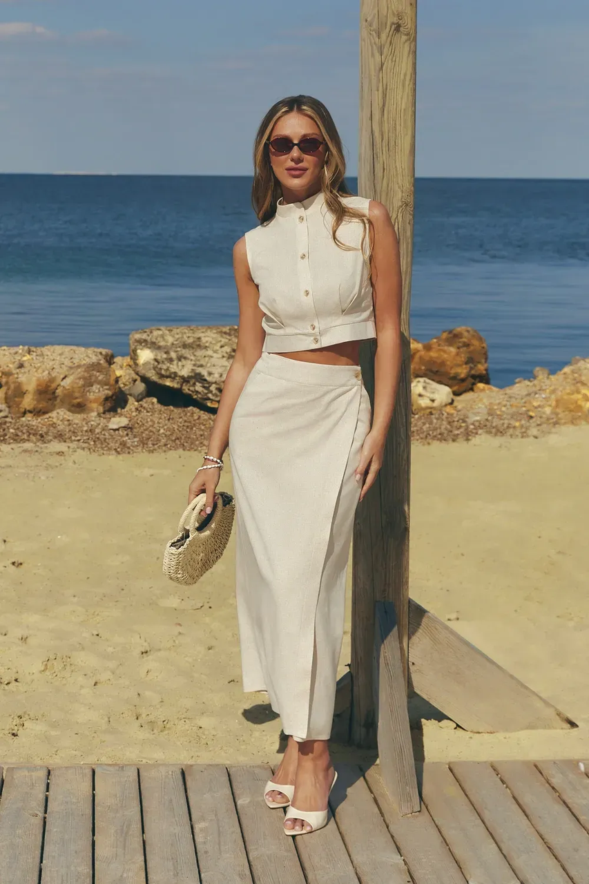 Жіночий укорочений жилет з льону на ґудзиках 42-52 розміри світло-бежевий, фото 1