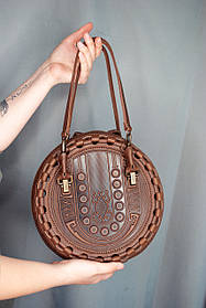 Кругла шкіряна сумка Берегиня коричнева, з короткими і довгим ремінцями