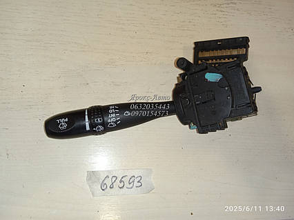 Підрумовий перемикач правий Hyundai Getz 2002-2010 000068593