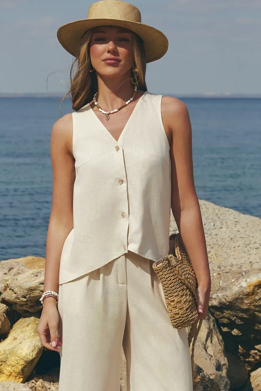 Жіночий літній жилет з льону з ґудзиками, асиметричний фасон 42-52 розміри світло-бежевий, фото 1