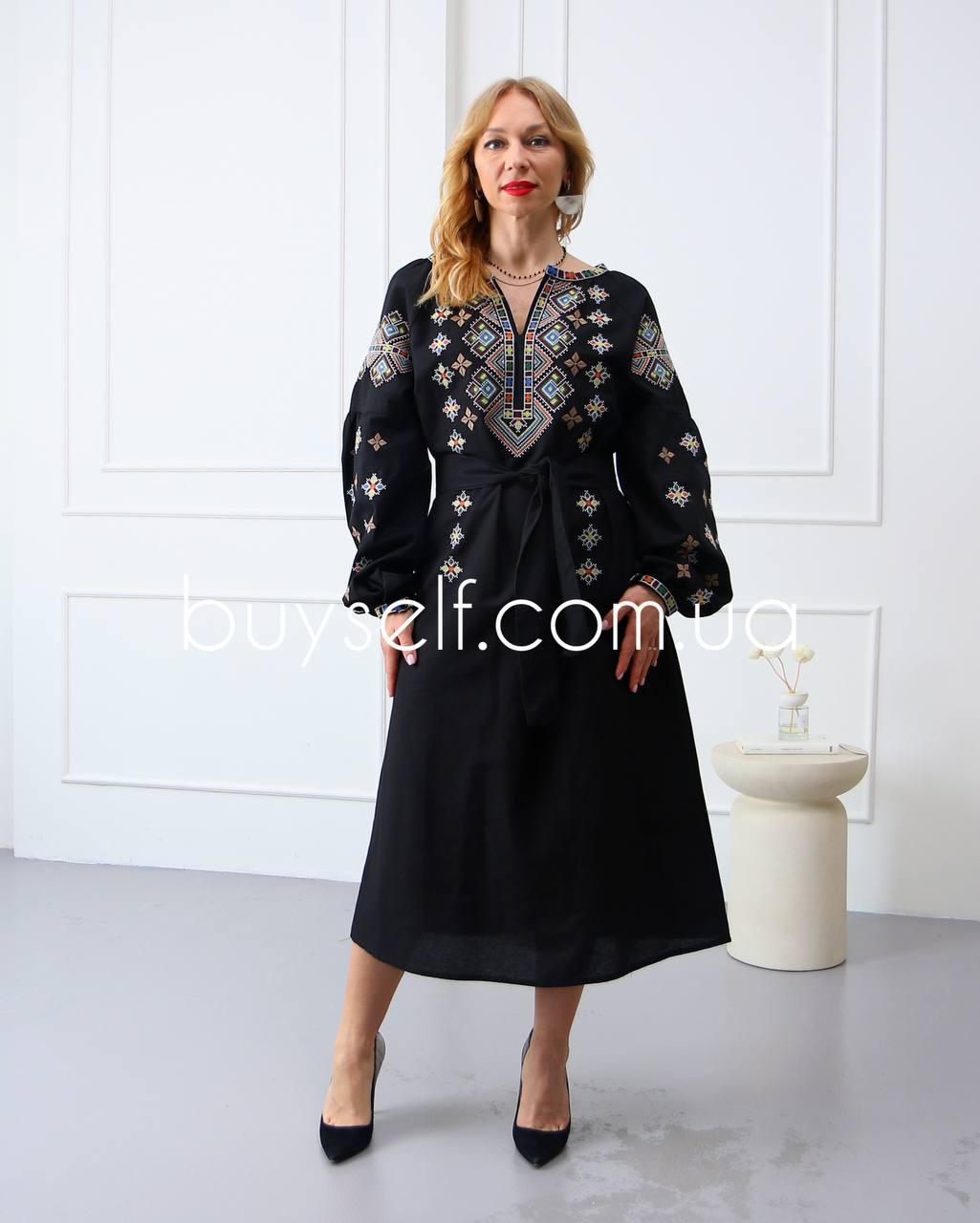 Жіноча сукня-вишиванка з геометричним орнаментом чорна, фото 1