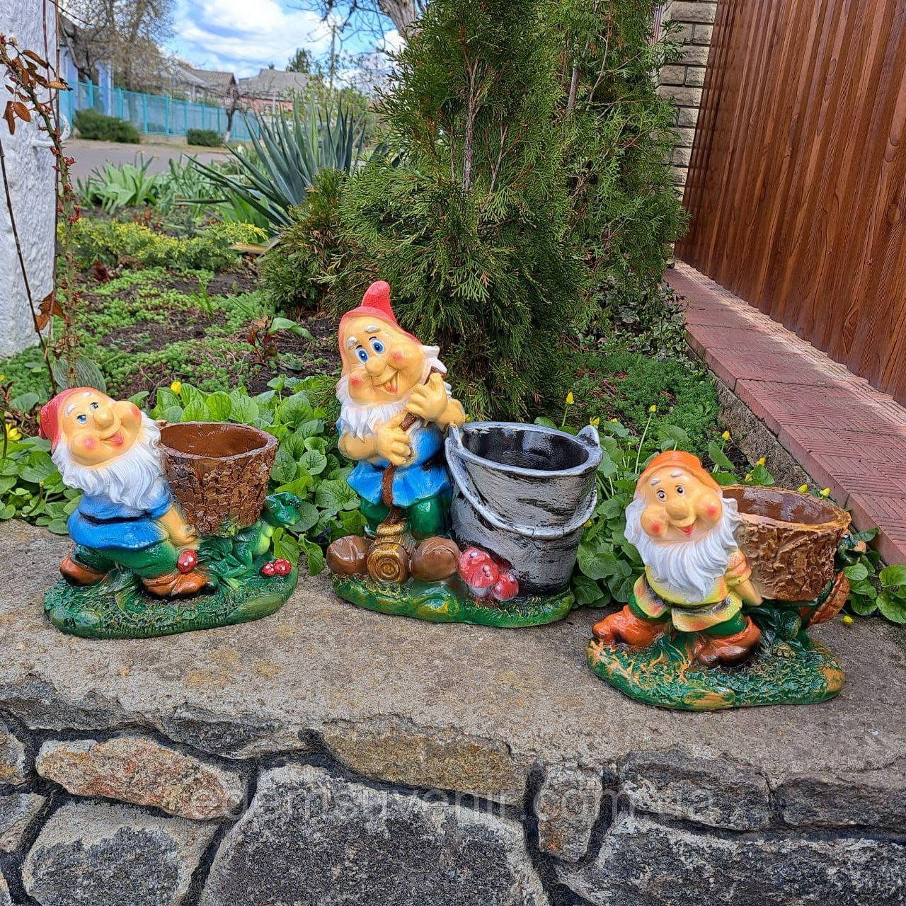 Комплект підставок для квітів Гном з жабкой малий, Гном поливальник малий та Гном з черепашкою