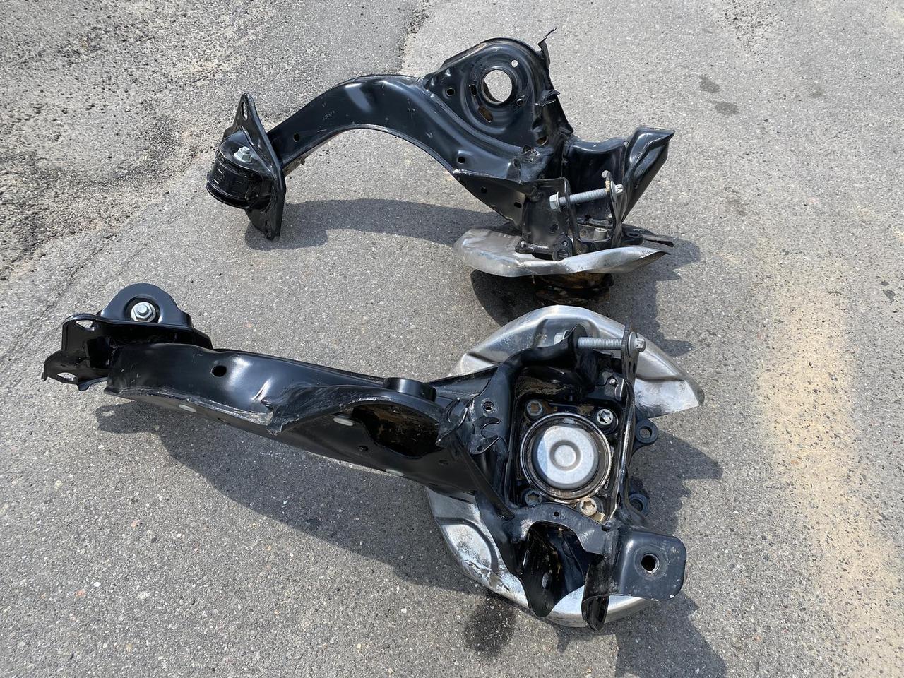 Б/В Цапфа задня Ричаг правий/Лівий Поштучно BMW X1 U11 33306894209 / 33306894210, фото 1