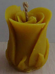 Свічка з натурального воску ручної роботи  "Бутон троянди".