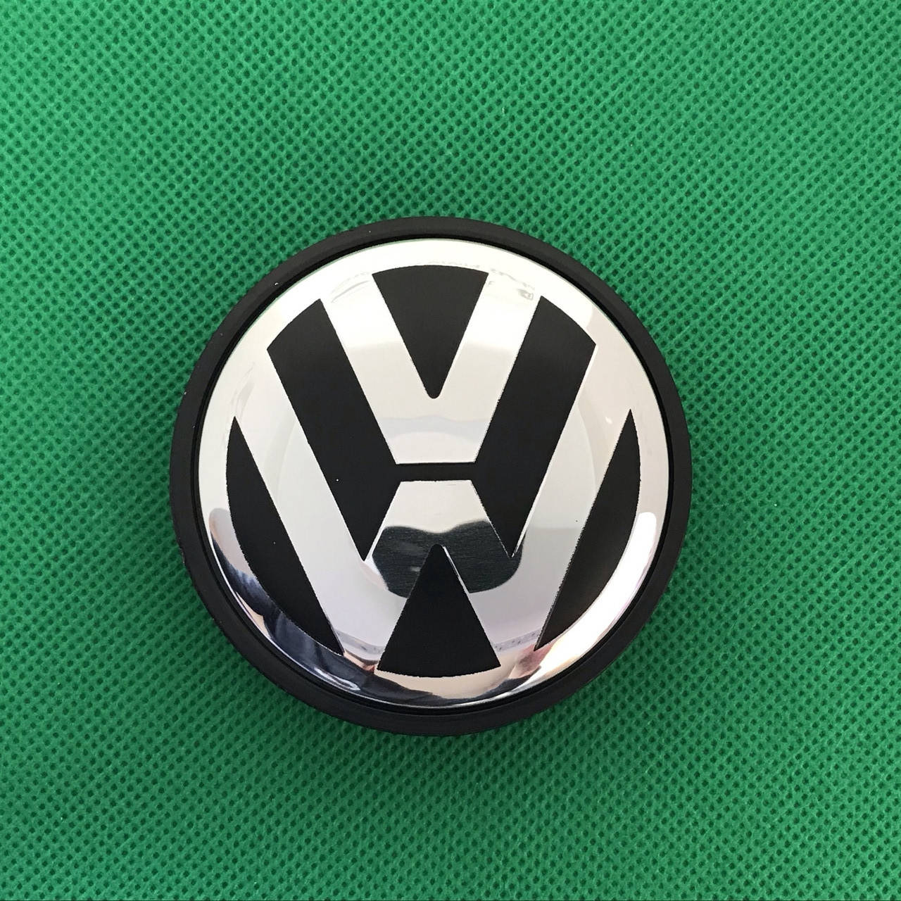 

Колпачки заглушки на литые диски VW Volkswagen/ Фольксваген, 3B7 601 171 ,65/56/12 мм.