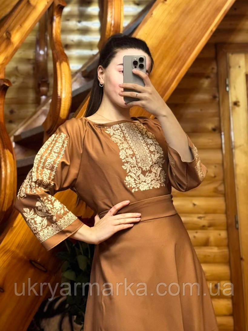 Довга вишита сукня максі шоколадного кольору "Брауні"