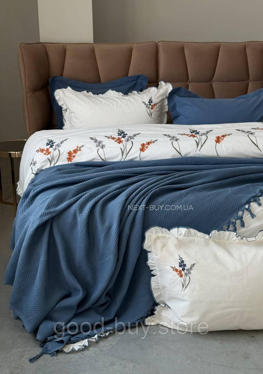 Постільна білизна з вишивкою і піке Saheser Eveline Lacivert євро 200х220