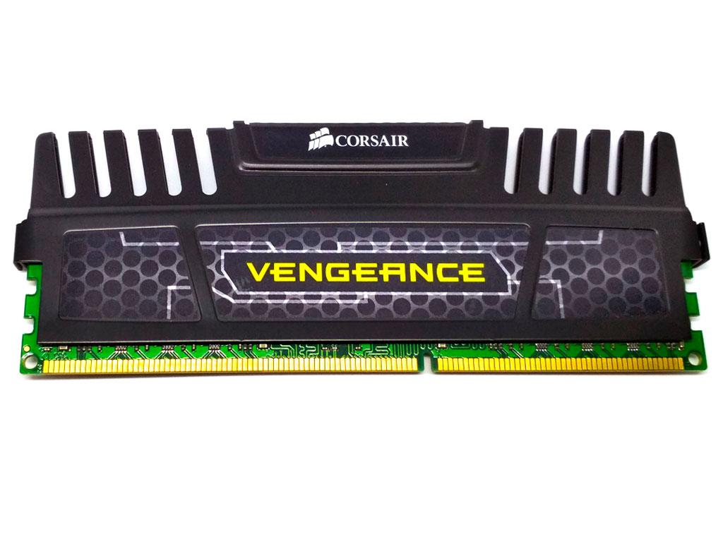 Оперативна пам'ять Corsair DDR3 4GB 1600 MHz (PC3-12800) Vengeance CMZ8GX3M2A1600C9
