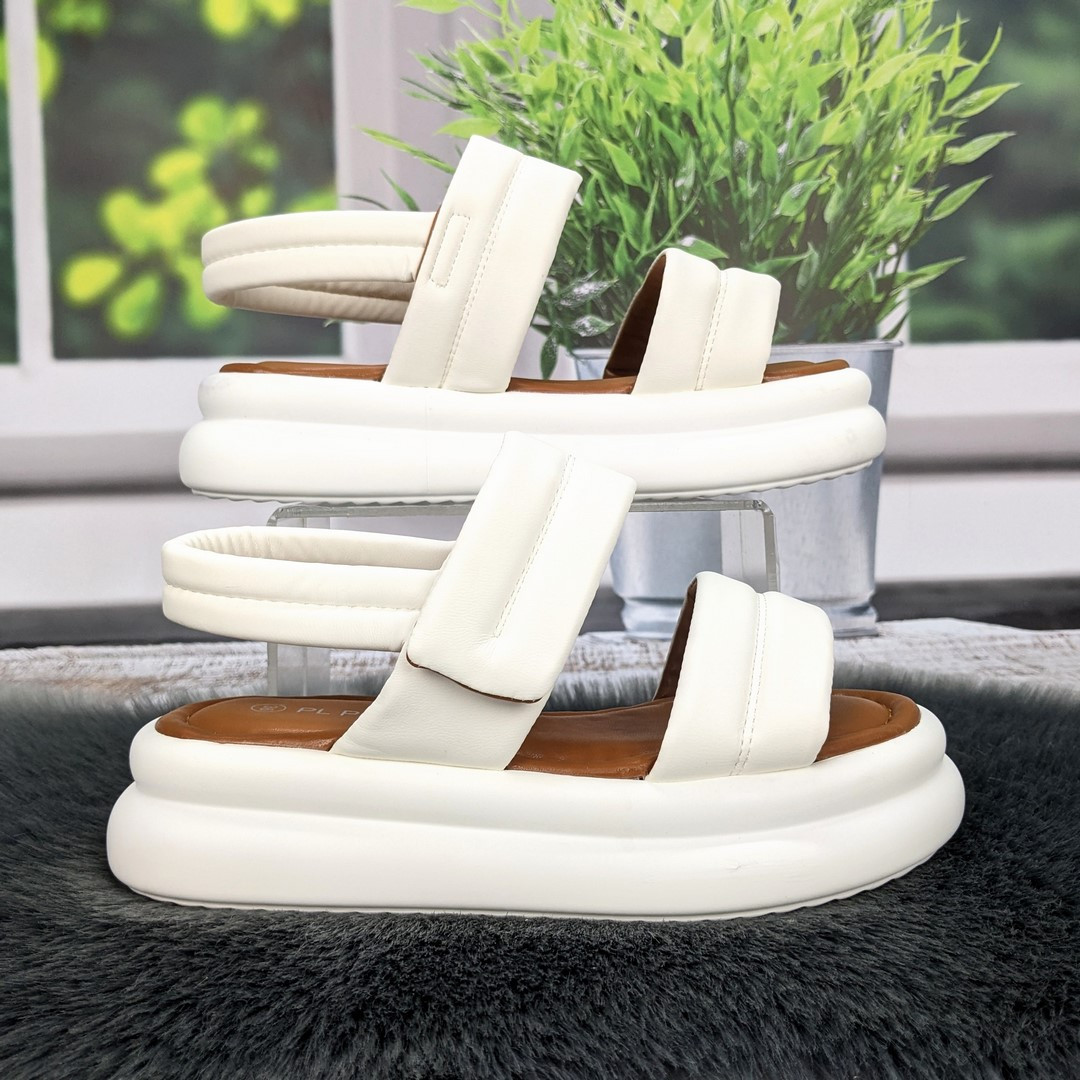 Босоніжки жіночі PLPS білі на платформі 4990