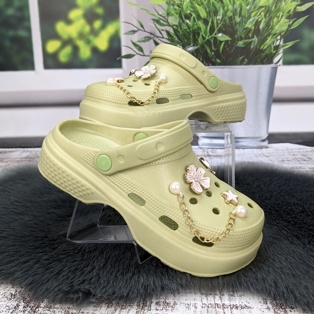 Крокси жіночі Fashion оливкові з джибітсами на об'ємній підошві 4849-2, фото 1