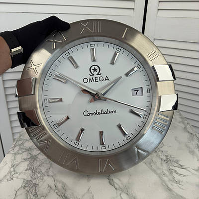 Настінний брендовий годинник Omega