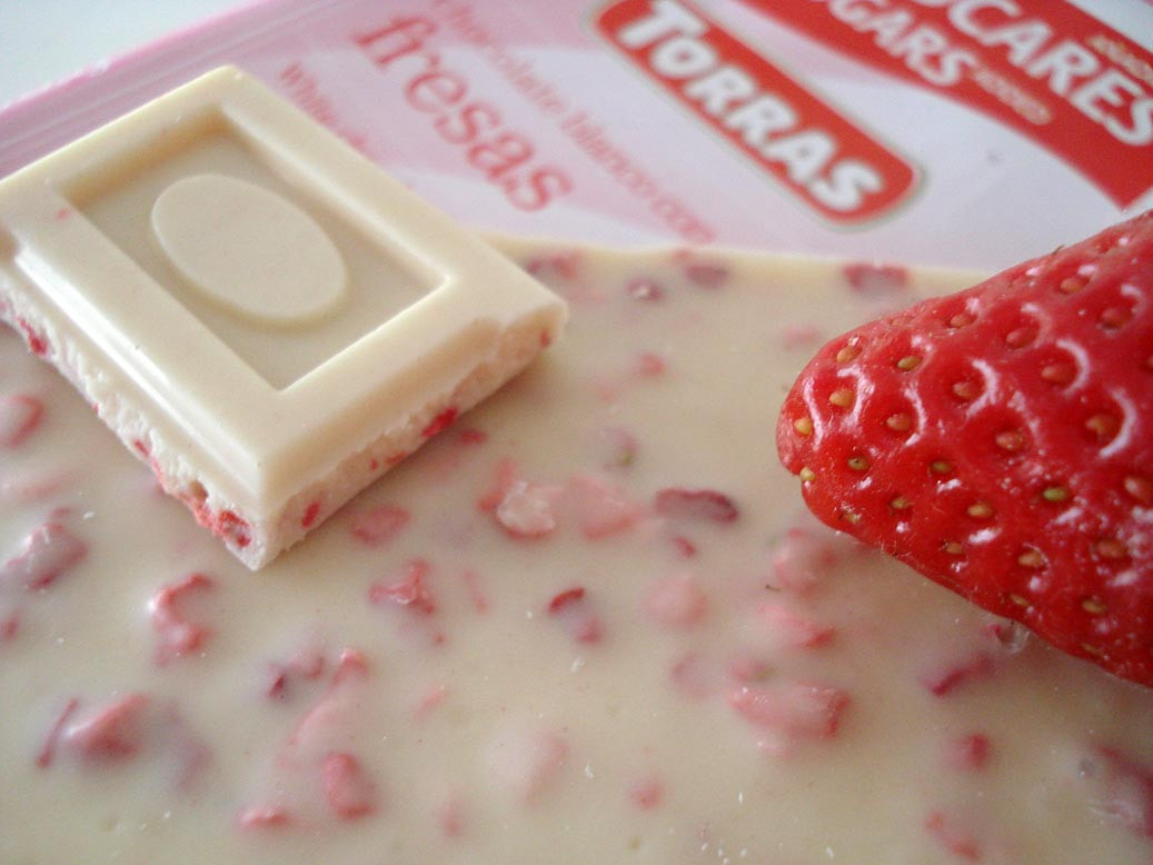 Белый шоколад Torras без сахара Chocolato Blanco con Fresas (с клубникой), 75 г - фото 2 - id-p470084443