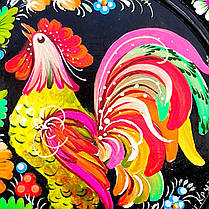 Дерев'яна тарілка 20 см "Чорна з Півнем", подарункове пакування , з авторським петриківським розписом, фото 3