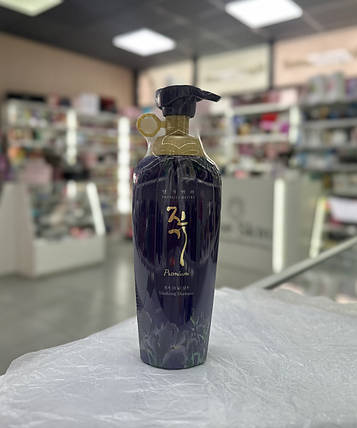 Преміальний відновлюючий шампунь для ослабленого волосся Daeng Gi Meo Ri Vitalizing Premium Shampoo 500мл, фото 1