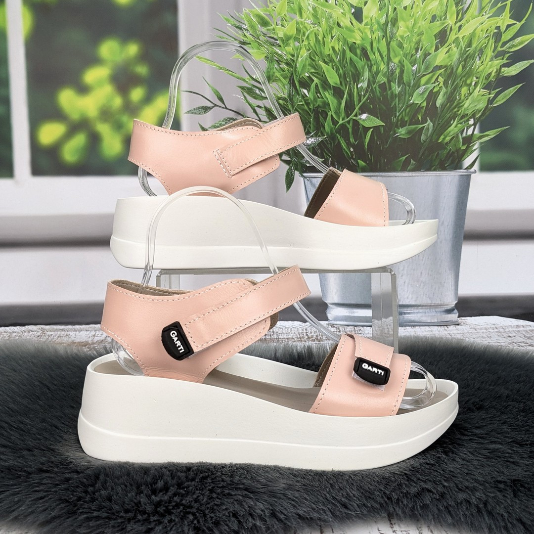 Босоніжки жіночі Carti пудрові шкіряні на платформі 4877