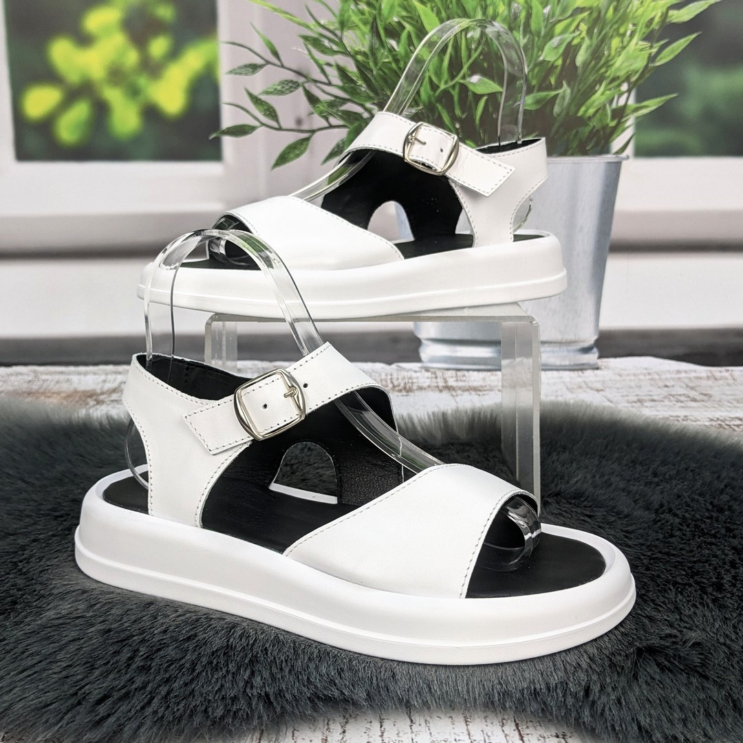 Босоніжки жіночі Carti білі шкіряні на низькому ходу 4763, фото 1