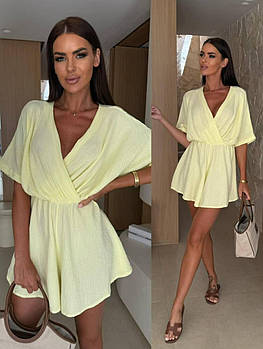 Жіночий літній мусліновий комбінезон з шортами у кольорах