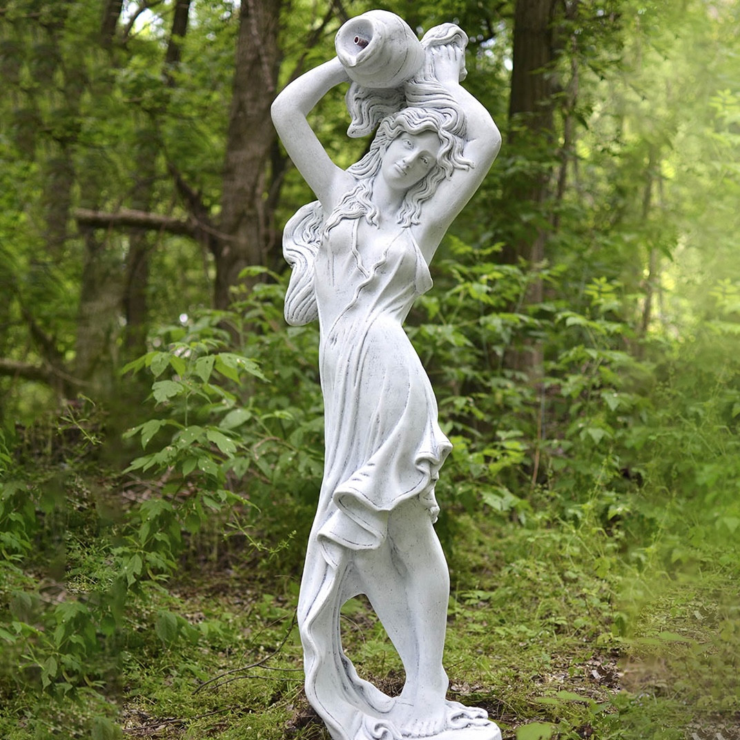 Скульптура садова "Дівчина з Глечиком №2"