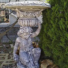 Скульптура садова "Хлопчик з возою"