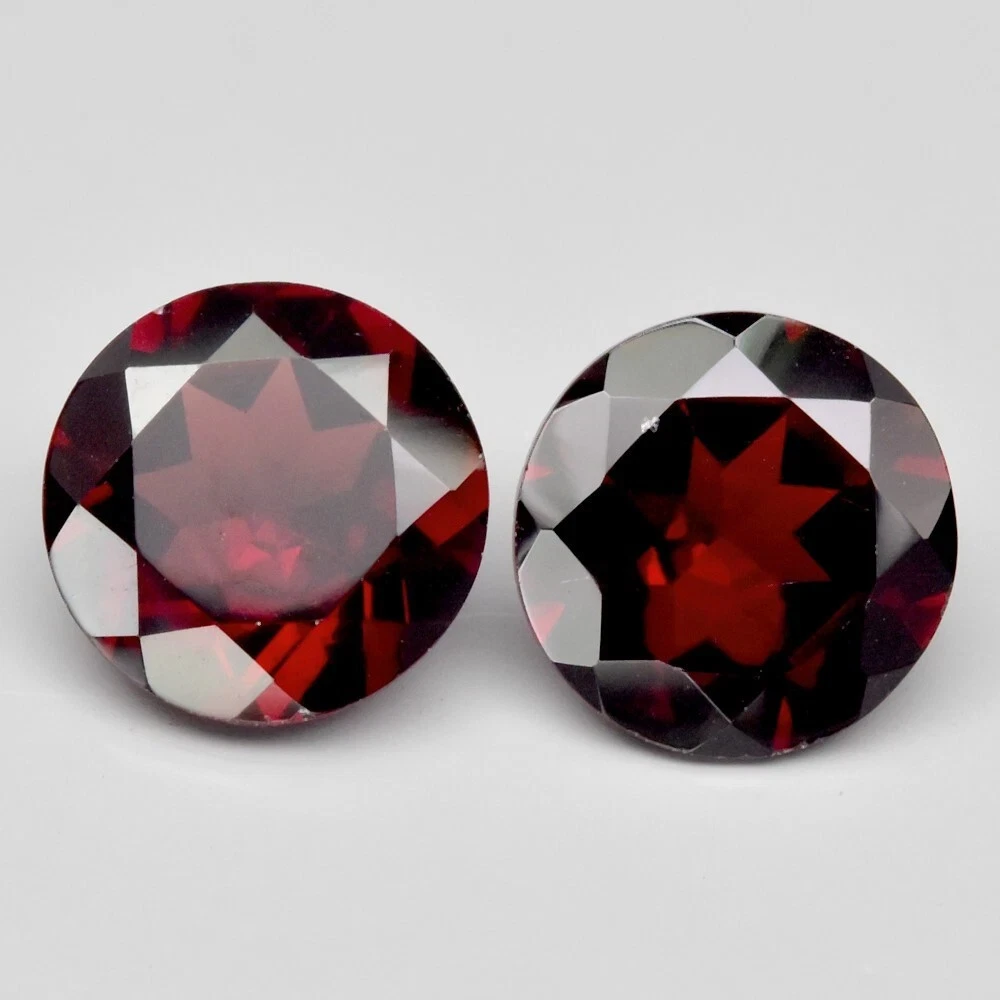 5.80 карат. Природний гранат круг 9 мм. пара