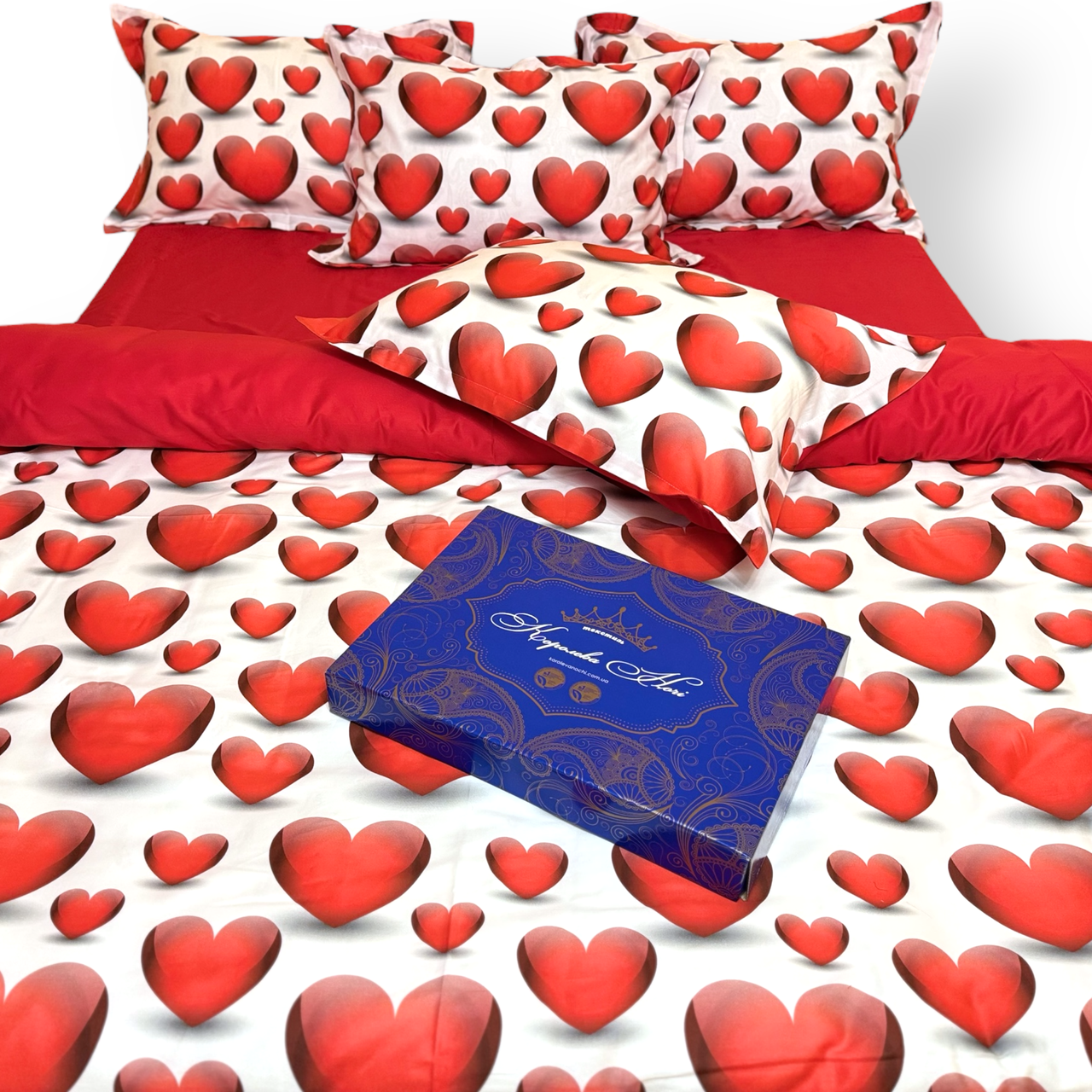 Постільна білизна Королева Ночі (Сатин Premium) | Полуторний комплект | 50х70 | Серця на білому та червоному, фото 1