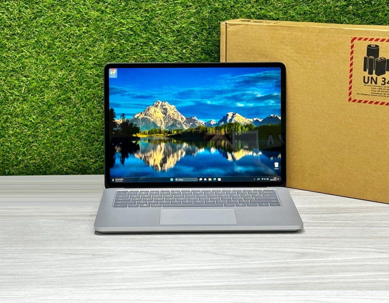 Б/в Ігровий ноутбук Microsoft SurFace Laptop Studio 14.3" 2400x1600  Touch| i7-11370H| 32GB RAM| 1000GB SSD| RTX 3050 Ti 4GB
