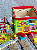 Дерев'яна іграшка Центр розвиваючий MD 0880 куб, лабіринт на дроті, розмір 18-27-18см, лабіринт, шестерні, в коробці 19,5-16-18,5, фото 4