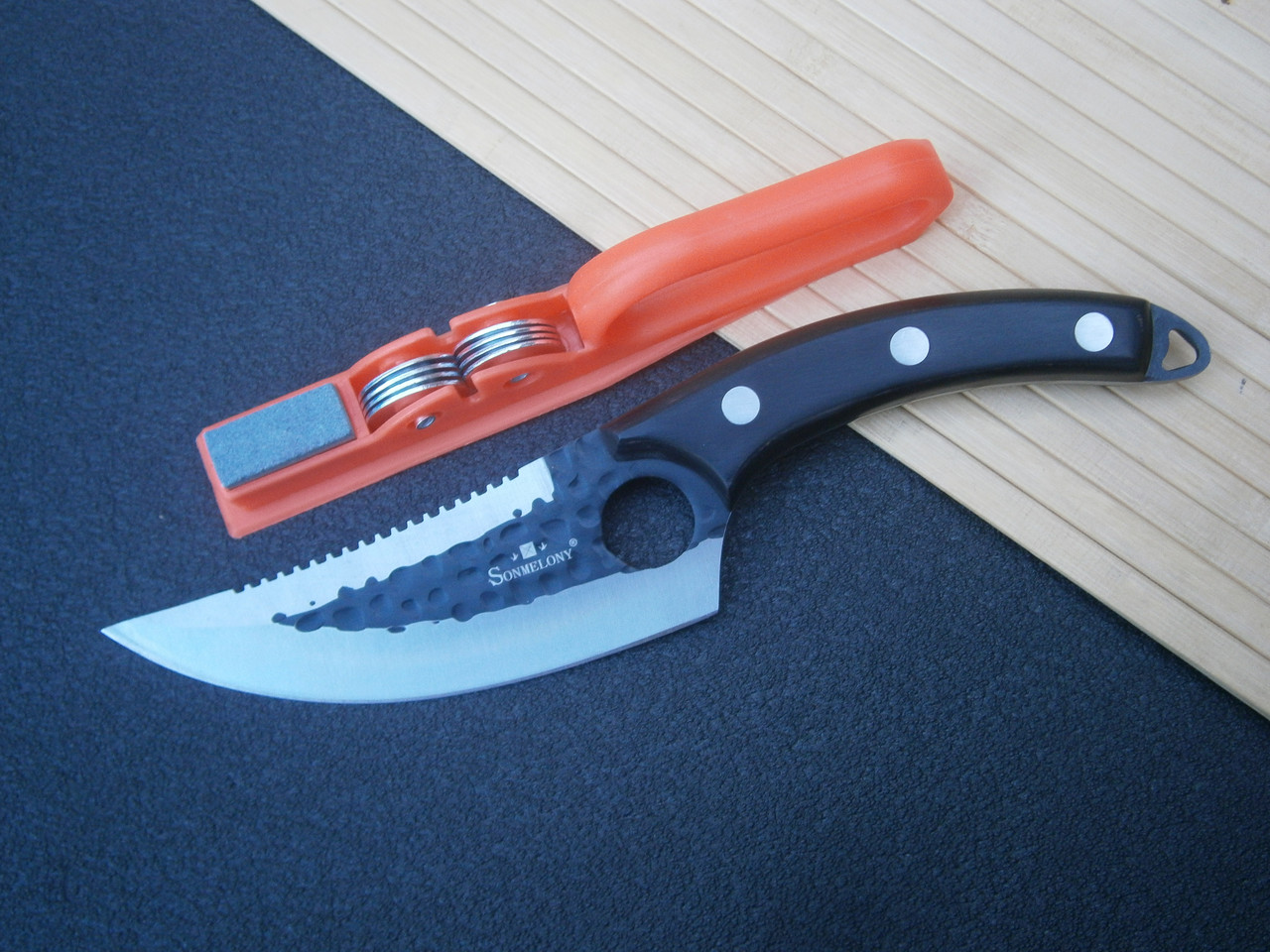 Ніж кухарський Sonmelony Chef К-03А фултанг з серейтором 27 см  + подарунок Точилка для ножів XR-119, фото 1