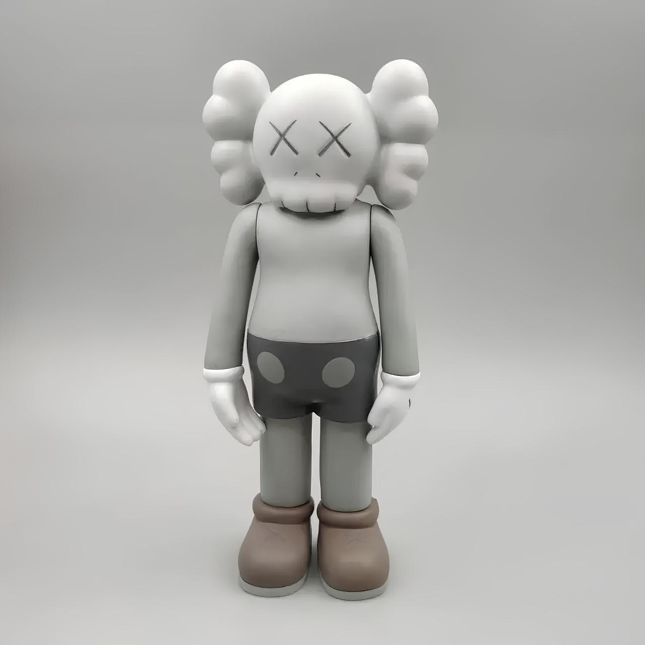 Статуетка KAWS Companion сірого кольору 18 см — дизайнерська фігурка для інтер'єру, колекційна іграшка в стилі арт-той