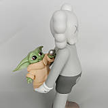 Статуетка KAWS Companion сірого кольору 18 см — дизайнерська фігурка для інтер'єру, колекційна іграшка в стилі арт-той, фото 2