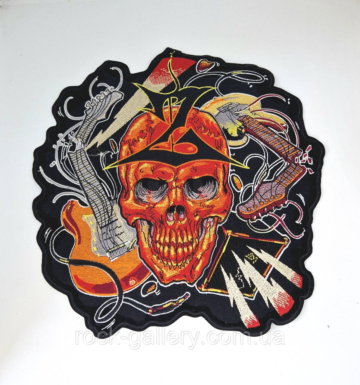 Нашивка термо наспина вишивана "Череп з гітарами " 28 см х 27 см, фото 1