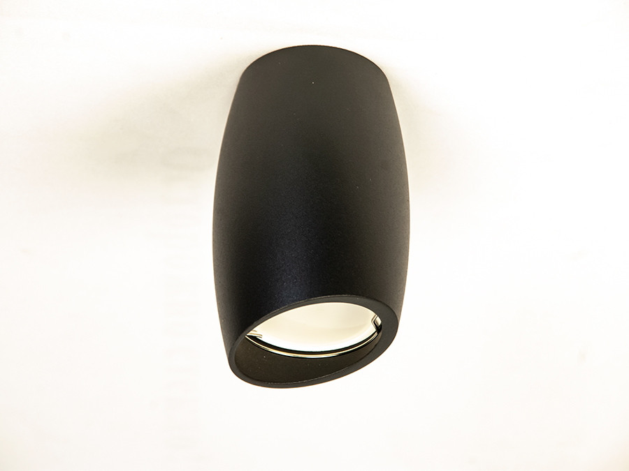 Накладний точковий світильник C70-BK