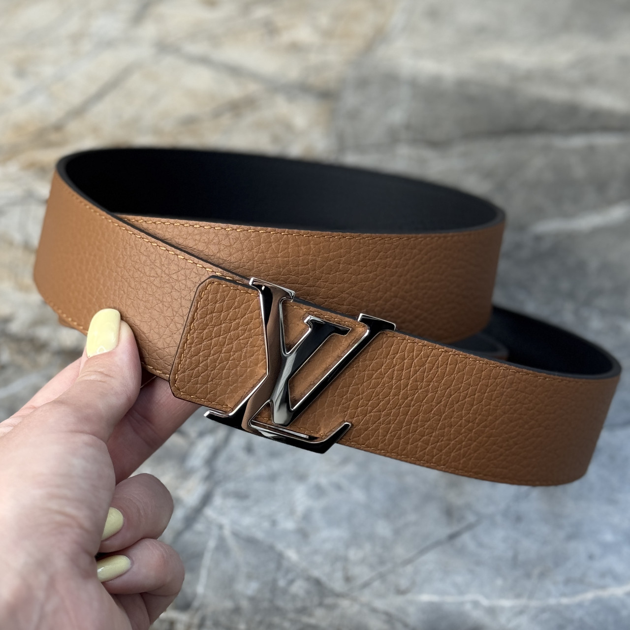 Чоловічий двосторонній ремінь LV Initiales (Луї Віттон)