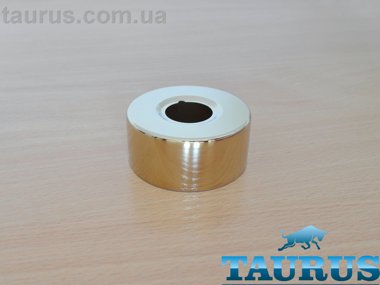 Золотий круглий фланець ThermoPulse Gold розмір D67 мм / висота 30мм, під внутрішній розмір 3/4" (26мм). Латунь