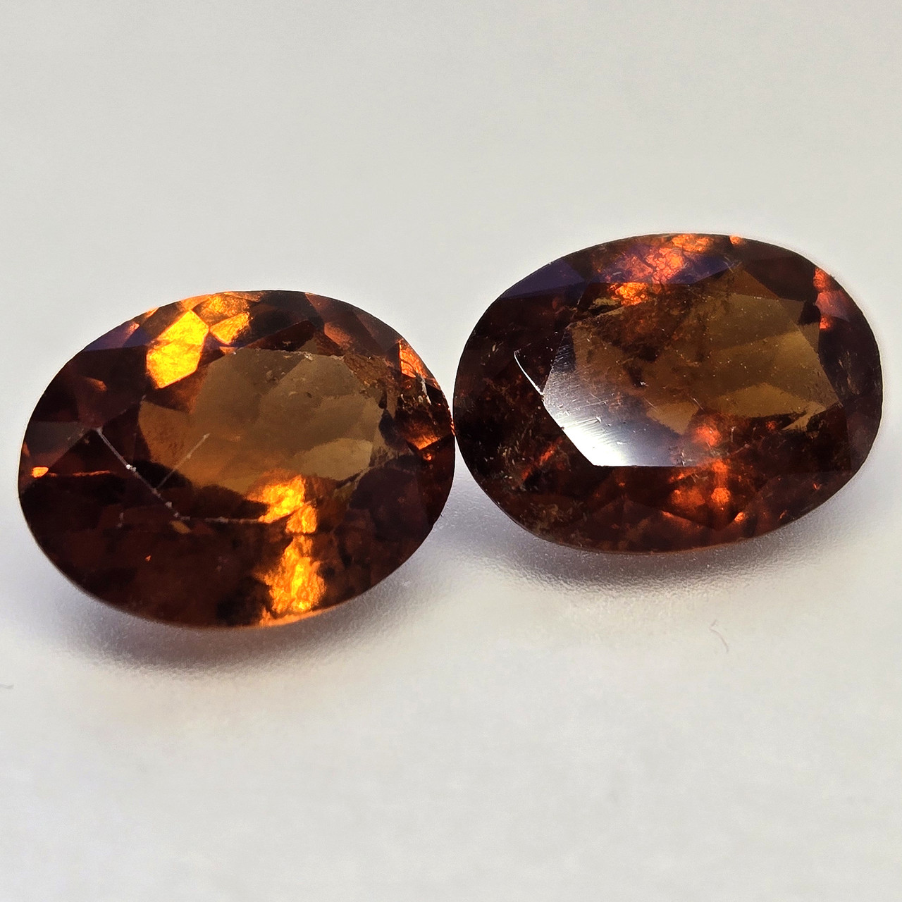Гессоніт гранат, ювелірні вставки, пара, 7 ct