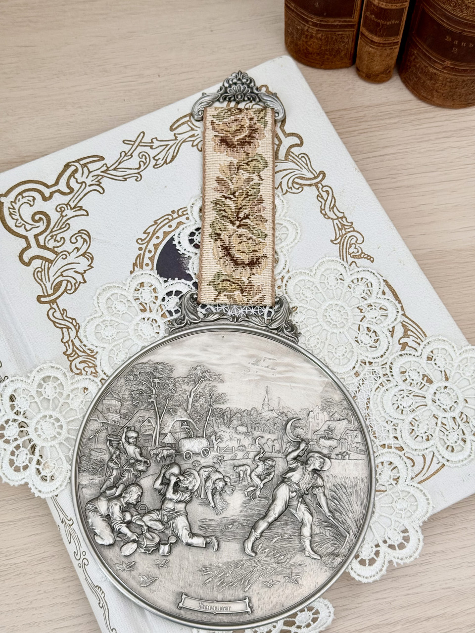 Німецький олов'яний настінний барельєф, харчове олово, Німеччина, "Summer" - літо, WMF