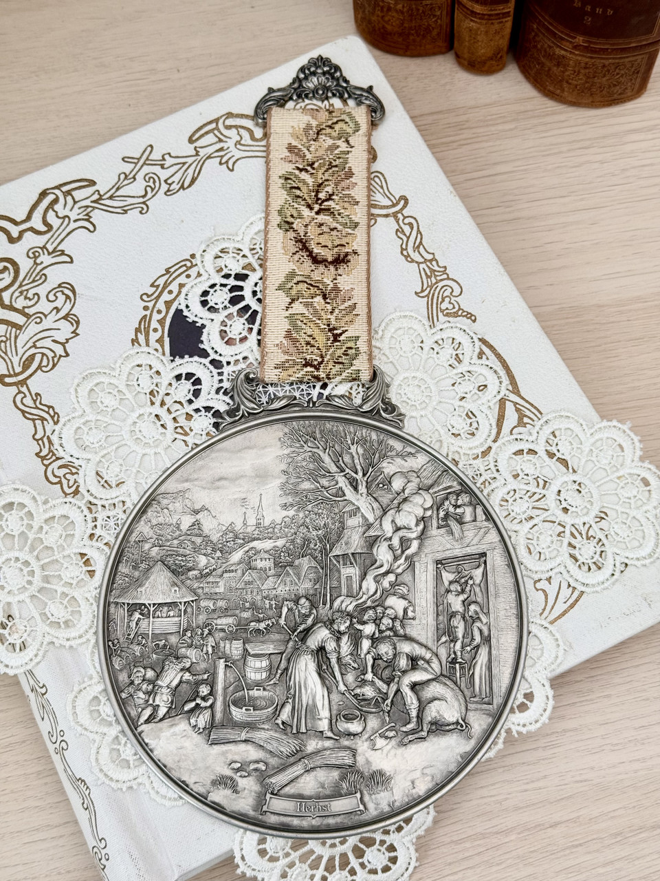 Німецький олов'яний настінний барельєф, харчове олово, Німеччина, "Herbst" - осінь, WMF