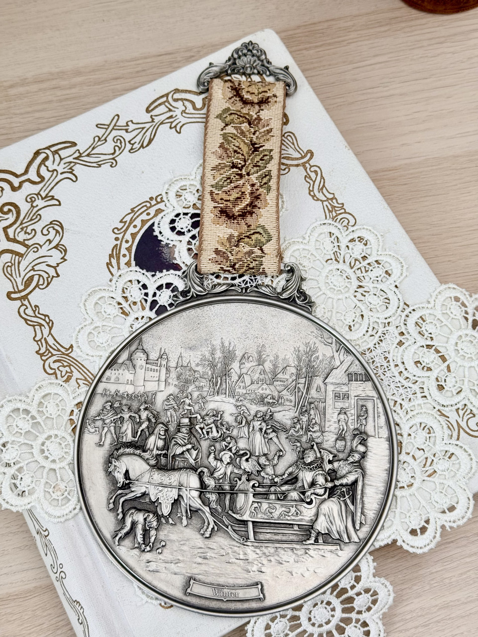 Німецький олов'яний настінний барельєф, харчове олово, Німеччина, "Winter" - зима, WMF