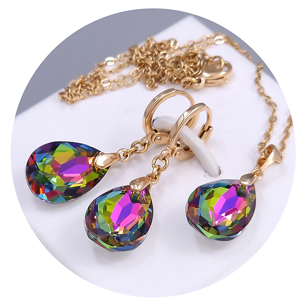 Набір ХР. Сережки та кулон на ланцюжку зі Swarovski кольору хамелеон. Позолота 18К Ланцюжок: 40-45 см. Сережки: 35 мм.
