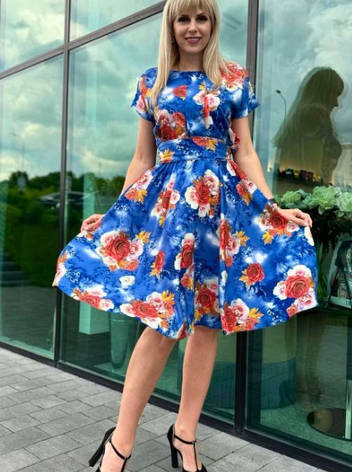 Сукня молодіжна легка у синьому кольорі із софту. Принт-квіти. Розміри з 44 до 64, фото 1